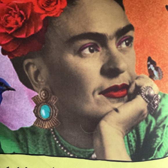 EUC FRIDA KAHLO Accent Decorative Zippered Pillow 🦋Includes Bonus Insert Pillow - Picture 11 of 15